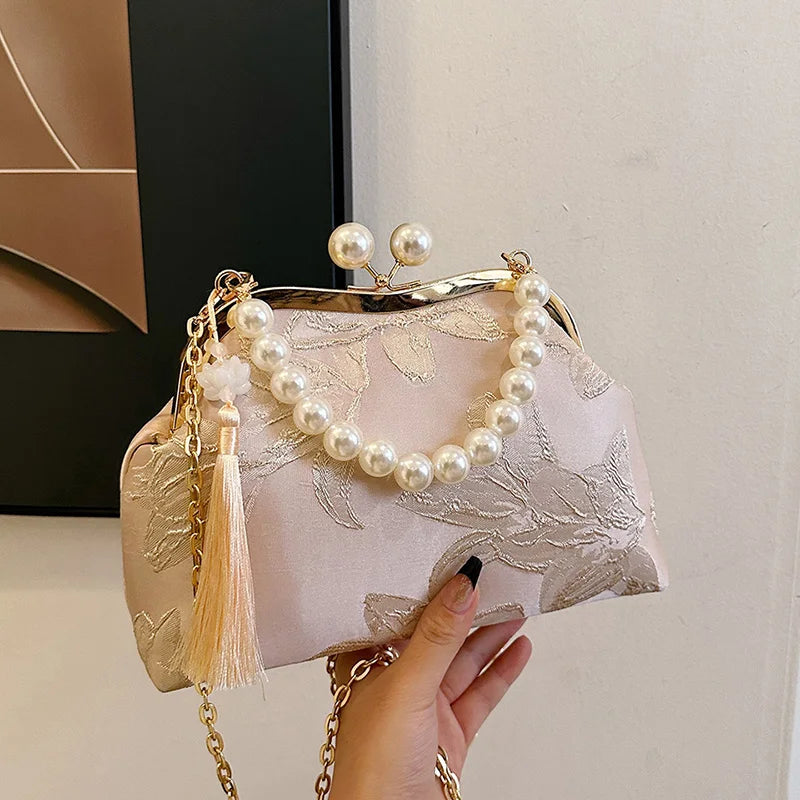 Vintage Embroidered Chain Purse