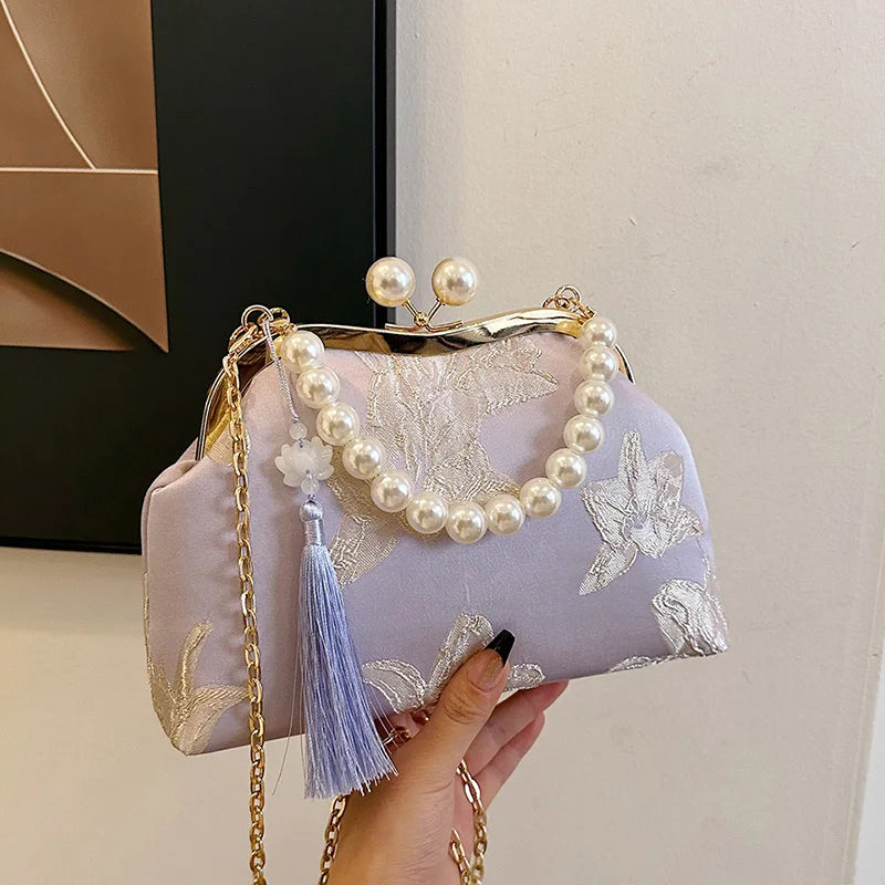 Vintage Embroidered Chain Purse