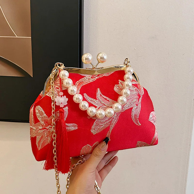 Vintage Embroidered Chain Purse