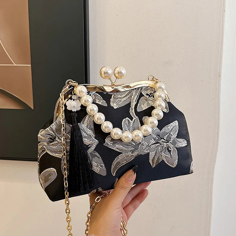 Vintage Embroidered Chain Purse